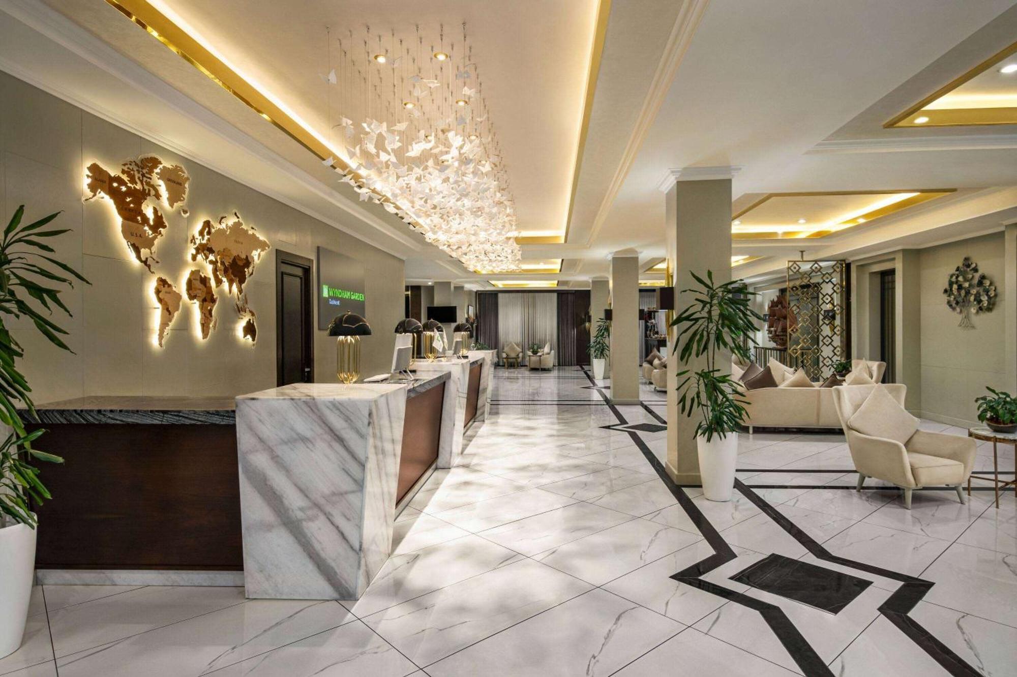 Hotel Wyndham Garden Taschkent Exterior foto